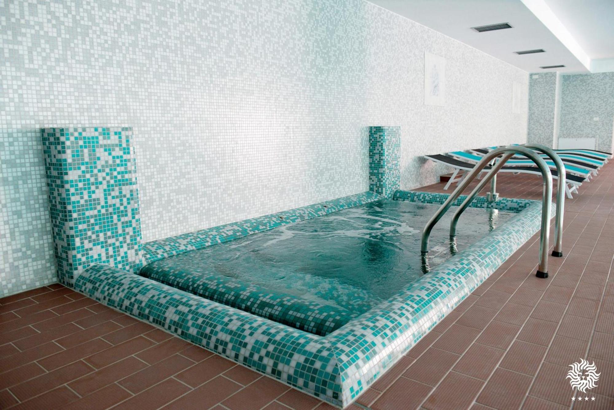 Hotel Leon & Spa Arad Exterior foto