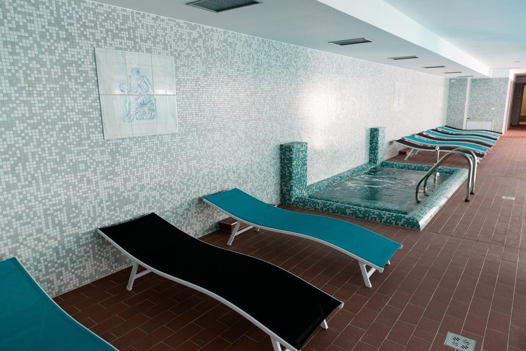 Hotel Leon & Spa Arad Exterior foto