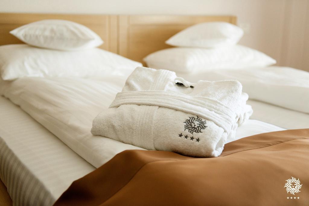Hotel Leon & Spa Arad Habitación foto