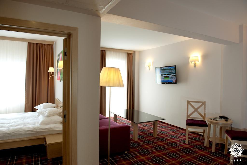 Hotel Leon & Spa Arad Habitación foto
